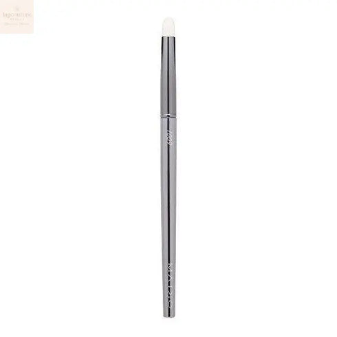 Maiko Luxury Grey Pincel De Precisión Para Sombras 1009 1 U Jag Couture Beauty